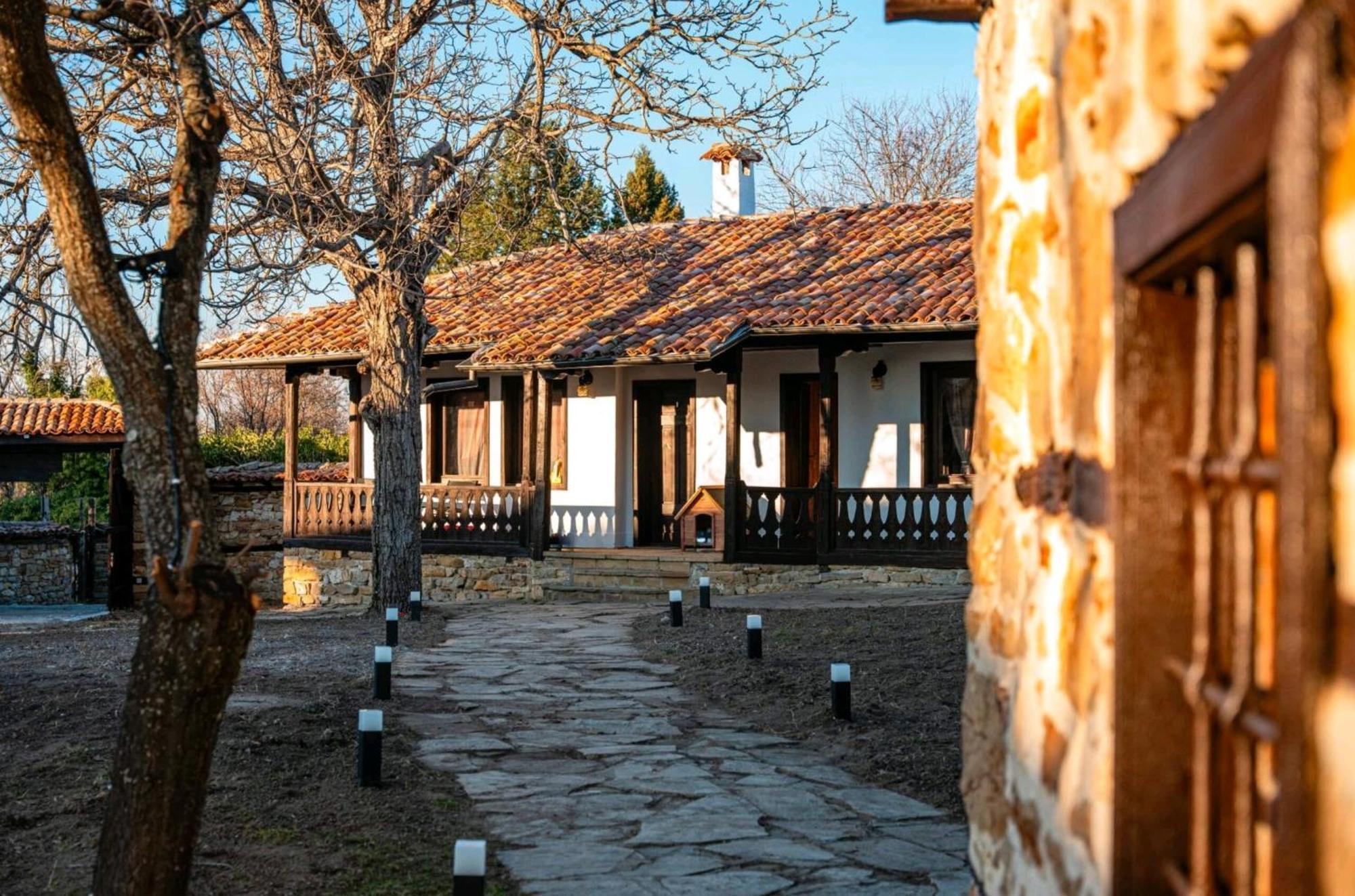 Complex Arbanashki Style-Panoramic View With Summer And Winter Terrace, Jacuzzi, Sauna, Children'S And Adult Area With Cinema Summer Arbanasi Buitenkant foto