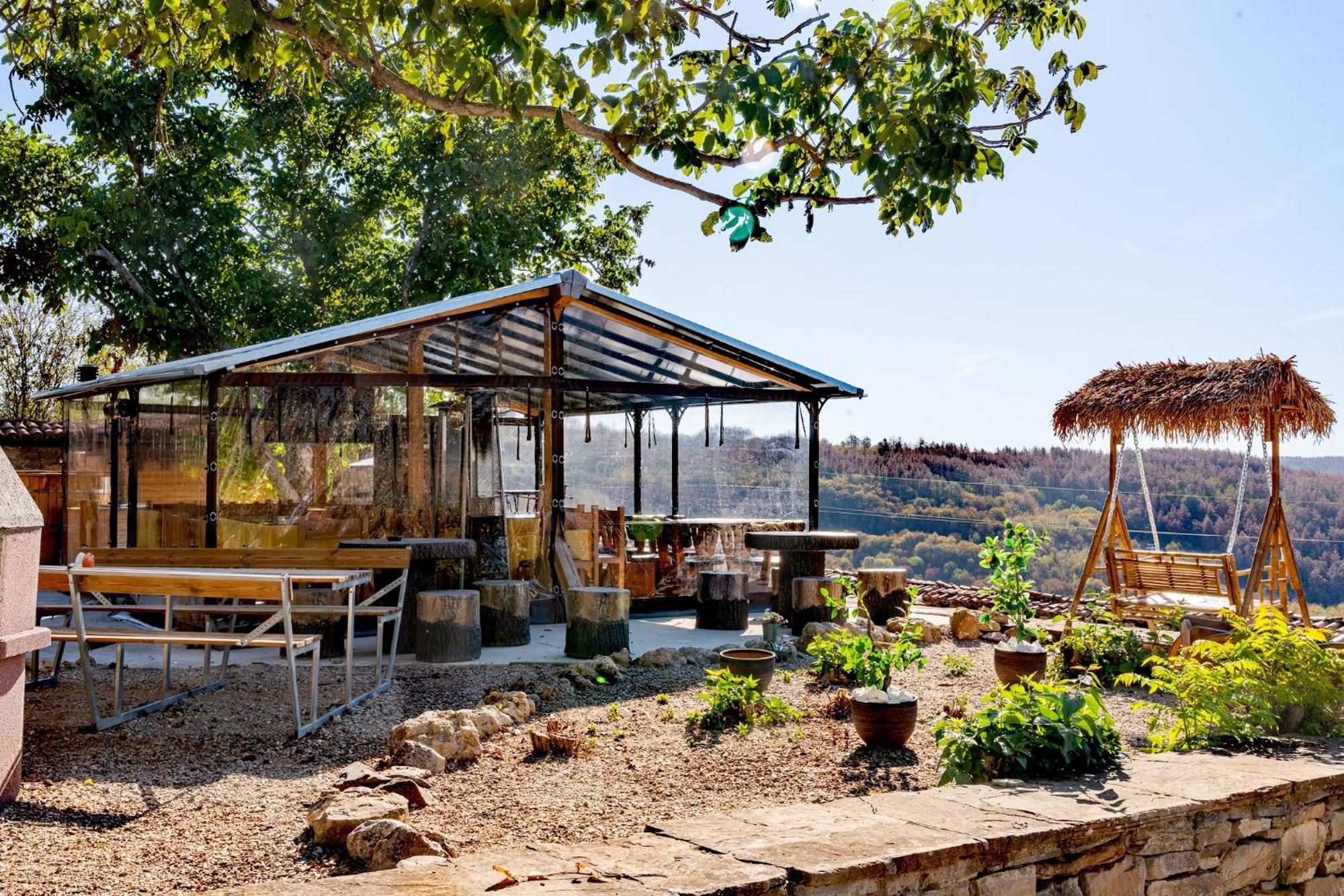 Complex Arbanashki Style-Panoramic View With Summer And Winter Terrace, Jacuzzi, Sauna, Children'S And Adult Area With Cinema Summer Arbanasi Buitenkant foto