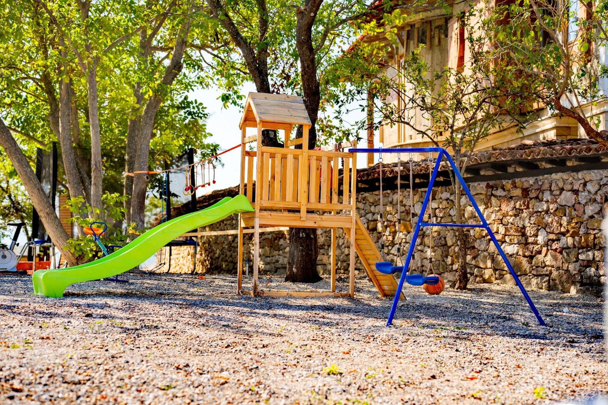 Complex Arbanashki Style-Panoramic View With Summer And Winter Terrace, Jacuzzi, Sauna, Children'S And Adult Area With Cinema Summer Arbanasi Buitenkant foto