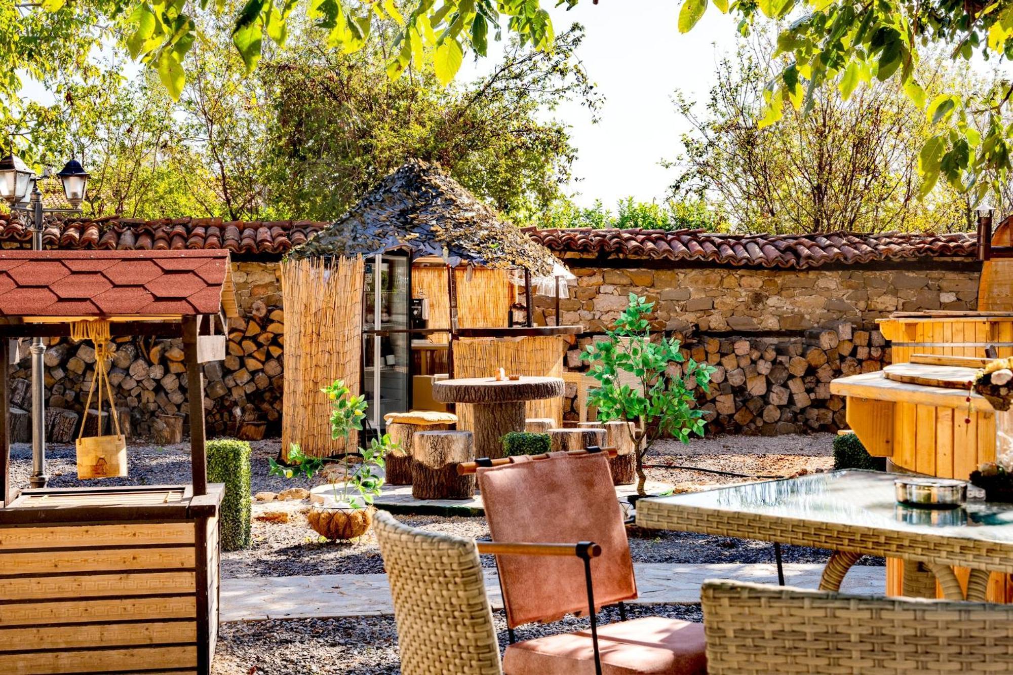 Complex Arbanashki Style-Panoramic View With Summer And Winter Terrace, Jacuzzi, Sauna, Children'S And Adult Area With Cinema Summer Arbanasi Buitenkant foto