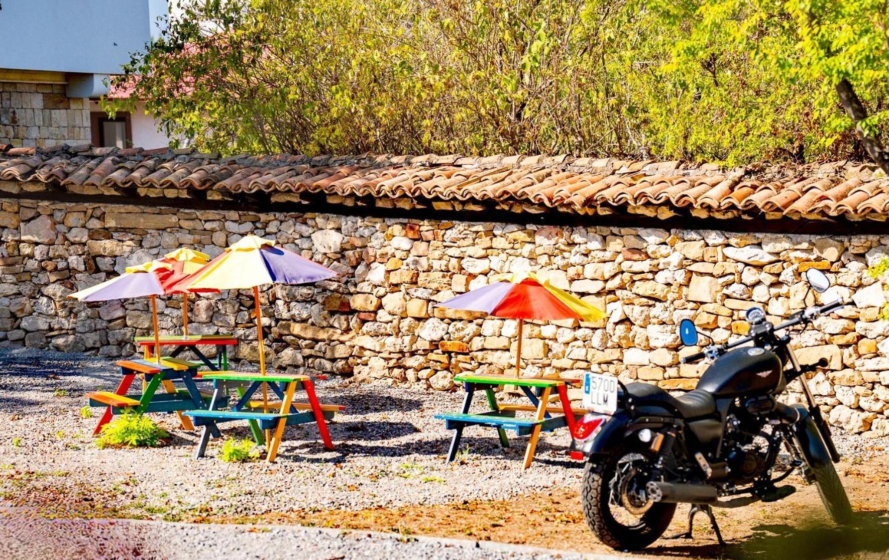 Complex Arbanashki Style-Panoramic View With Summer And Winter Terrace, Jacuzzi, Sauna, Children'S And Adult Area With Cinema Summer Arbanasi Buitenkant foto