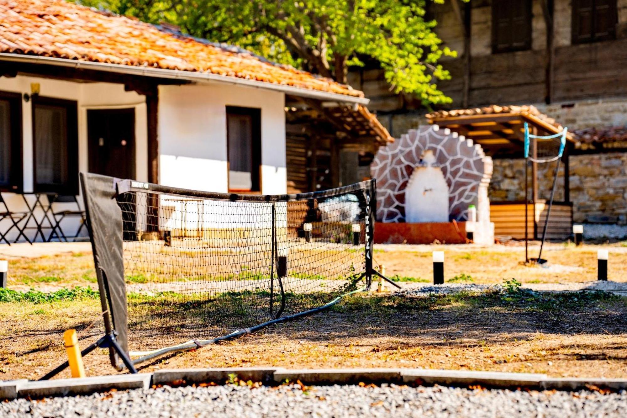 Complex Arbanashki Style-Panoramic View With Summer And Winter Terrace, Jacuzzi, Sauna, Children'S And Adult Area With Cinema Summer Arbanasi Buitenkant foto