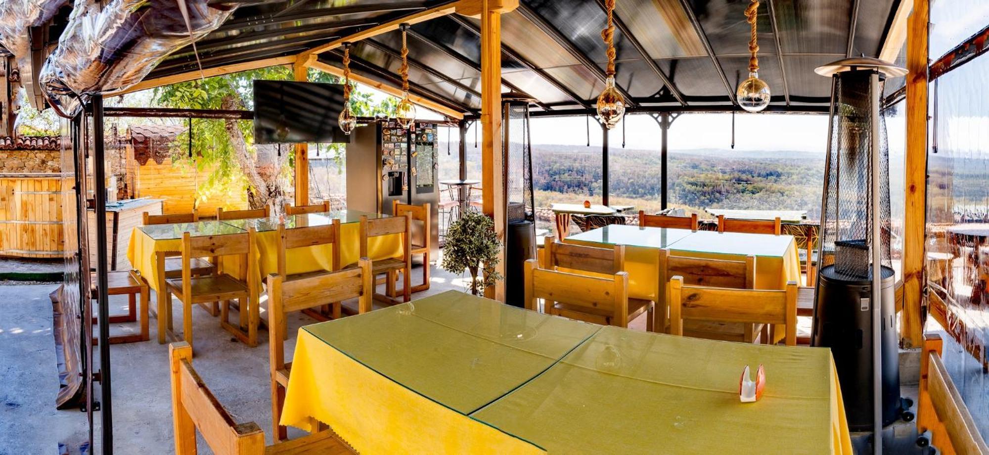 Complex Arbanashki Style-Panoramic View With Summer And Winter Terrace, Jacuzzi, Sauna, Children'S And Adult Area With Cinema Summer Arbanasi Buitenkant foto
