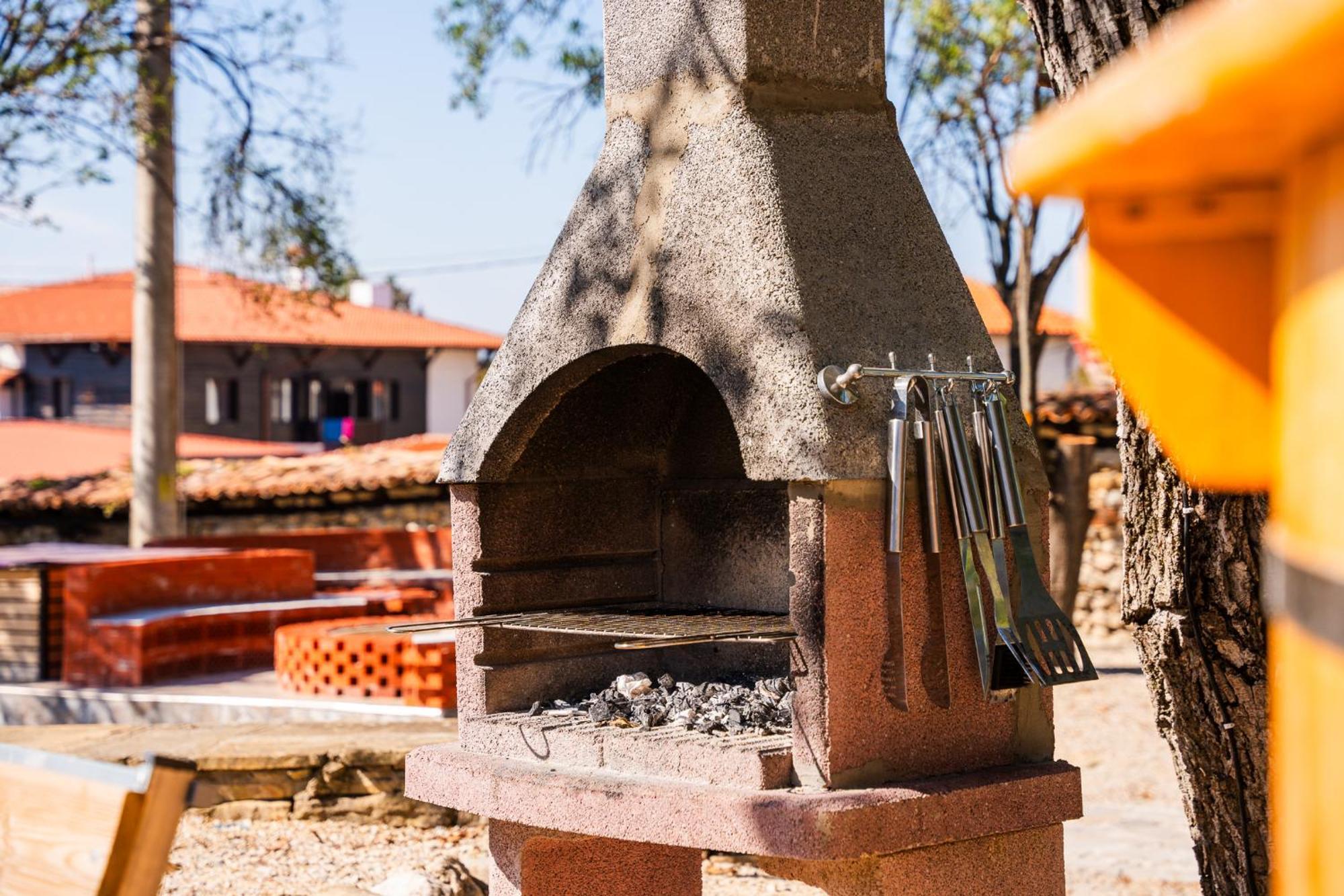 Complex Arbanashki Style-Panoramic View With Summer And Winter Terrace, Jacuzzi, Sauna, Children'S And Adult Area With Cinema Summer Arbanasi Buitenkant foto