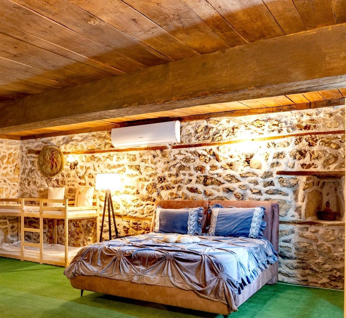 Complex Arbanashki Style-Panoramic View With Summer And Winter Terrace, Jacuzzi, Sauna, Children'S And Adult Area With Cinema Summer Arbanasi Buitenkant foto